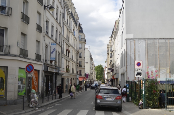 4 -Rue Léon (croisement rue Myrha, direction Nord)